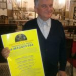 DON MICHELE PECORARAO CON LA LOCANDINA DELL’EVENTO