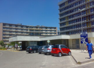 Ospedale di Battipaglia, rischio crollo, pazienti trasferiti