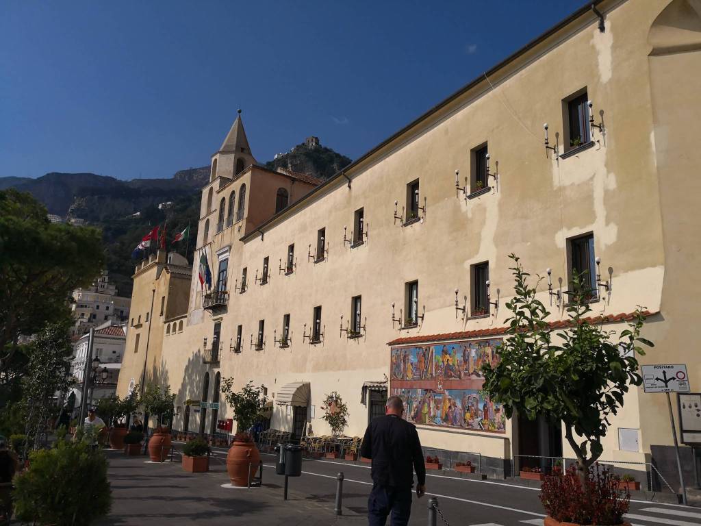 Amalfi, dal Comune un contributo per la cremazione dei defunti. — Gazzetta  di Salerno
