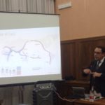 il professor Umberto Volpe durante la sua relazione