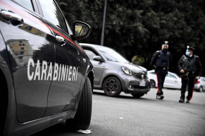 Covid: Roma senza traffico, in centro solo bici e runner