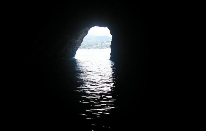 SUB BLOCCATI IN GROTTA: BILANCIO FINALE, 4 MORTI E 4 SALVI
