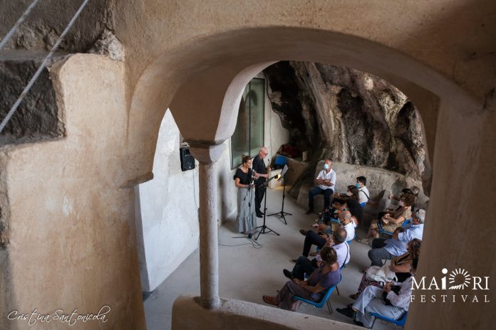 Brunella Caputo e Stefano Giuliano a S. Maria de Olearia in L'abbazia del mistero