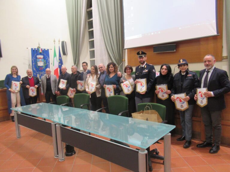 “Lo sport, in particolare il rugby, possono aiutare a combattere il bullismo”. Al Comune di Mercato San Severino il  convegno “Bullismo e Cyberbullismo”.