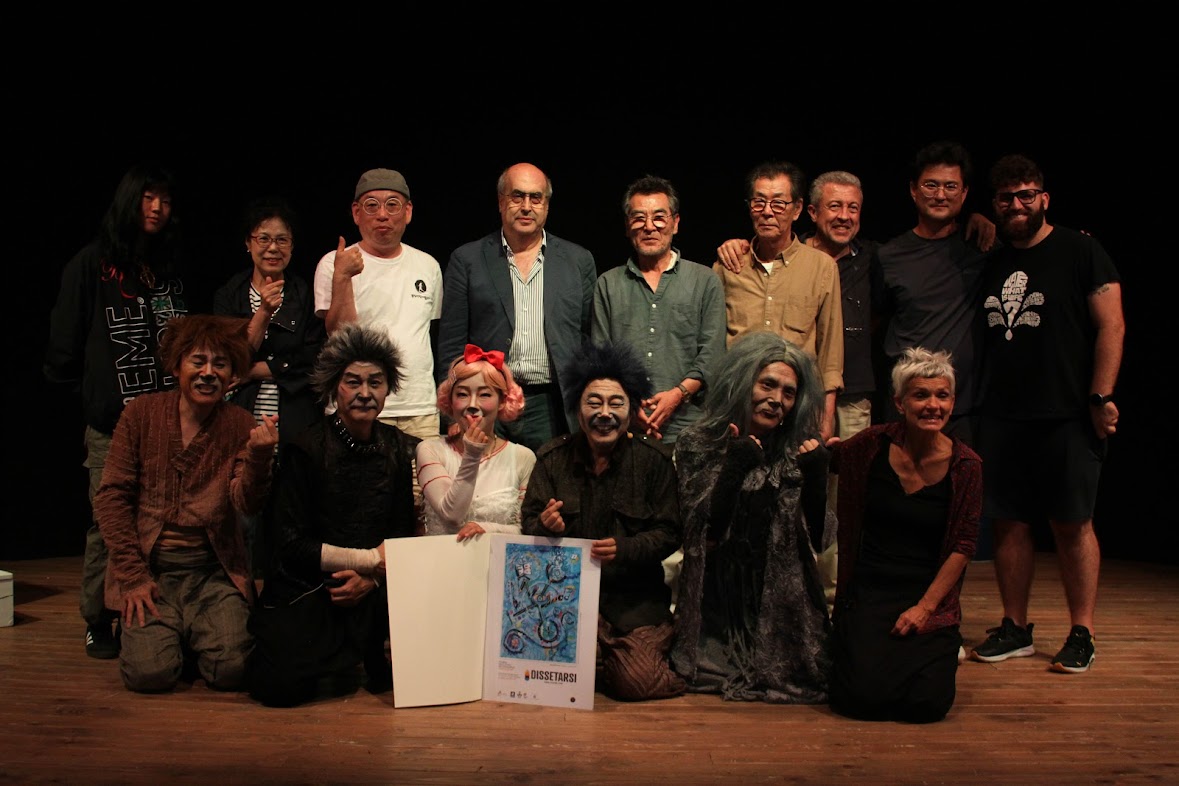 La compagnia coreana Theatre Beoksugol incanta il Sele Teatro Fest —  Gazzetta di Salerno