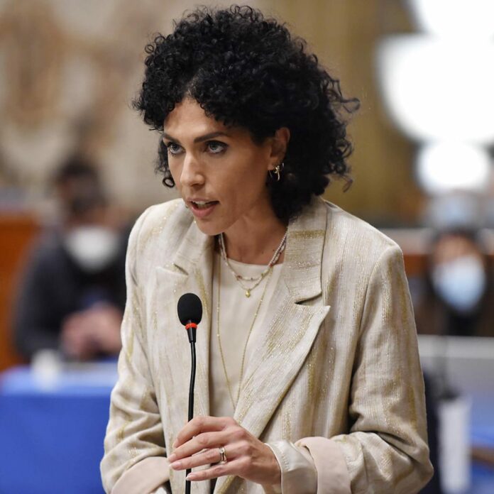 Claudia-Pecoraro Claudia Pecoraro Movimento 5 Stelle di Salerno