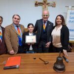 la piccola presidente con da sinistra Vittorio Villari che ha donato la targa in rame Antonino Sessa Ugo Oliviero e Assunta Alfano