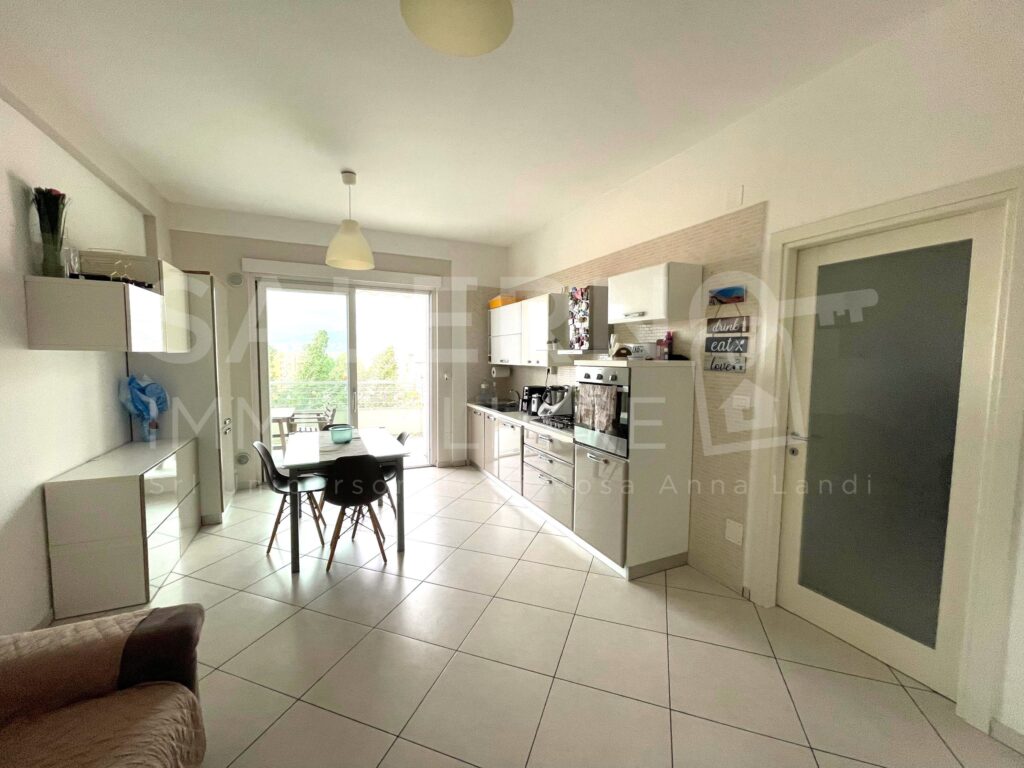 salerno immobiliare vendesi appartamento 3 vani a Mercatello