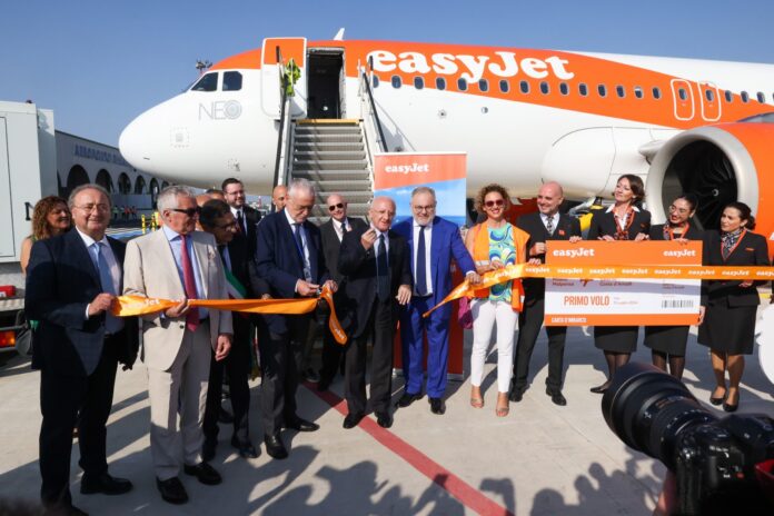 taglio nastro_easyJet_Aeroporto di Salerno-Costa d'Amalfi_11.07.24