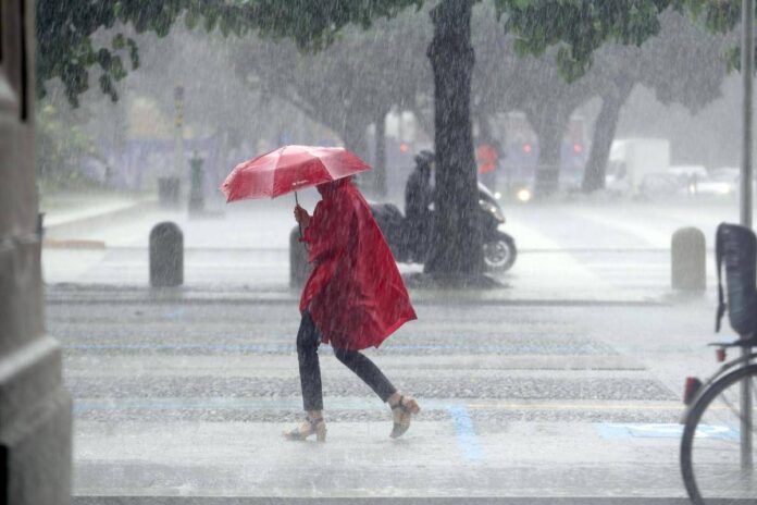 Maltempo, scuole chiuse per allerta meteo venerdì 9 ottobre: l’elenco dei comuni interessati