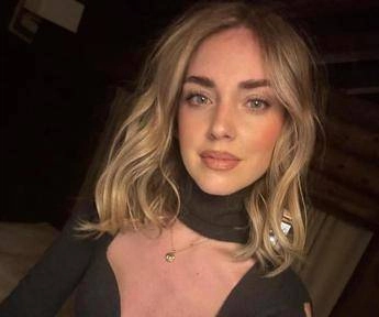 Chiara Ferragni a processo, ha già pagato 3,4 milioni per casi pandoro e uova