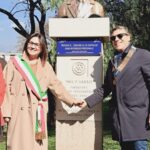 STRETTA DI MANO ORLANDO E NAPOPLI