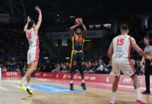Givova Scafati sconfitta nel finale a Pesaro