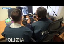 Furti delle borse dalle auto, due arresti della Polizia