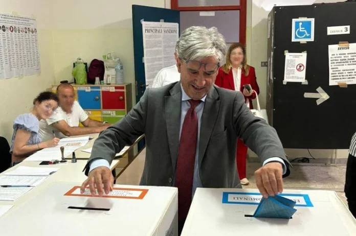 siano_carmine_sindaco_voto_fb