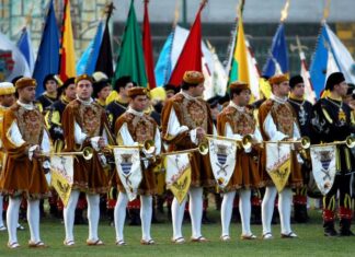 Torna la Disfida dei Trombonieri a Cava