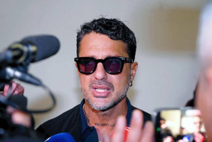 Fabrizio Corona aggredito e rapinato sotto casa