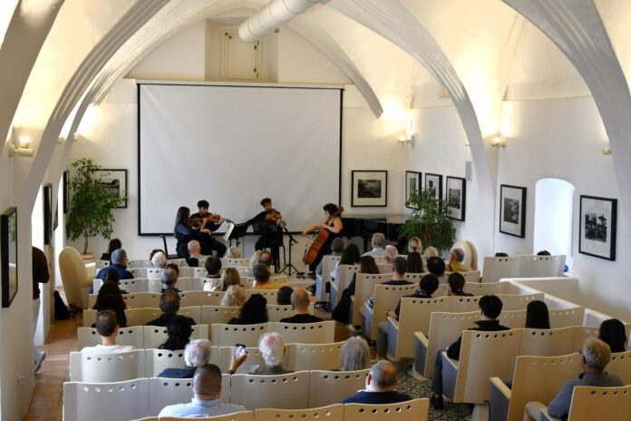 Salotto_di_Nevile_Reid_-_1_