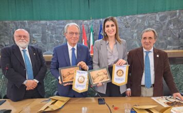 “Salerno: la provincia delle Culture”. Lectio Magistralis del Senatore Alfonso Andria al Comune di Baronissi, relatore del convegno organizzato dal “Rotary Club Salerno Nord dei Due Principati”.