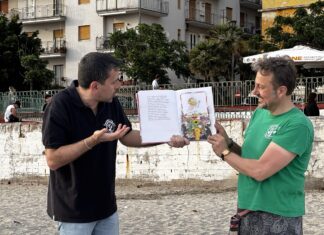 Al via Porto di Parole, i ragazzi giocano con i libri