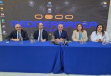 La fine della Repubblica dei partiti raccontata dal professor Carmine Pinto al “Rotary Club Salerno Duomo”.