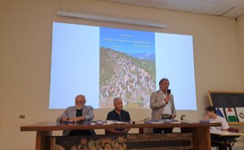 Un viaggio tra i borghi abbandonati e le meraviglie sconosciute della Campania con lo scrittore e fotografo Roberto Pellecchia grazie all’incontro organizzato dal “Rotary Club Salerno Nord dei Due Principati” al Convento Francescano di Baronissi.