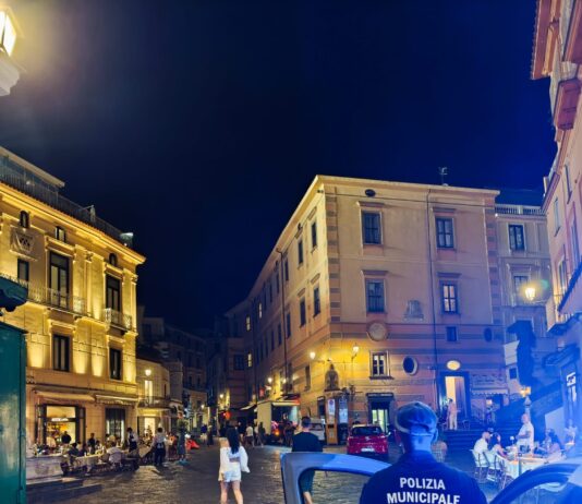 Amalfi rafforza i controlli: Vigili in strada fino alle 4 di notte