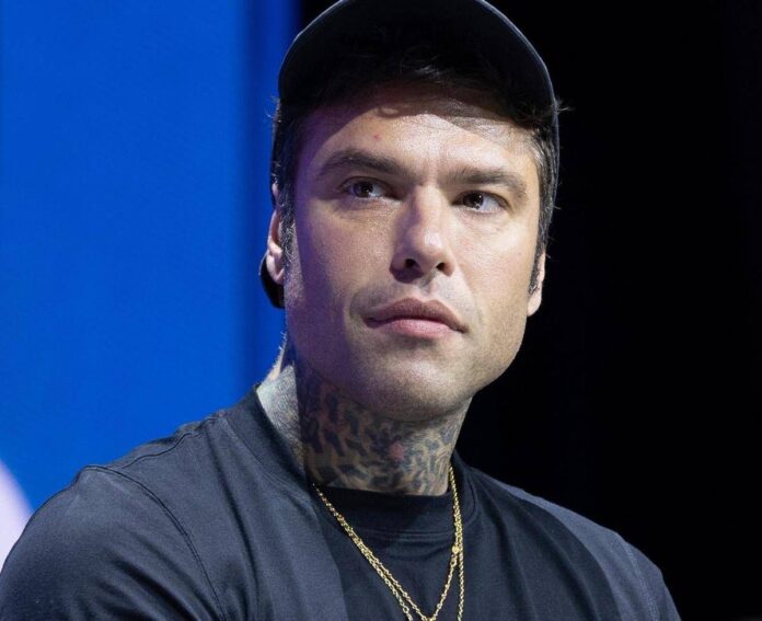 Fedez alla Leopolda: “Ddl Antisemitismo? Una stronz… enorme. Politica fa fatica a comunicare, specie ai giovani”