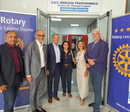 “Una donazione di sangue può salvare tre vite”: i soci del “Rotary Club Salerno Est” e “Rotary Club Salerno Duomo”, insieme per donare il sangue all’Ospedale di Salerno.