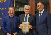 Tra stelle deviate e GPS: il viaggio della relatività raccontato dal Professor Antonio Ereditato al “Rotary Club Salerno”. Ricordato il dottor Bruno Ravera.