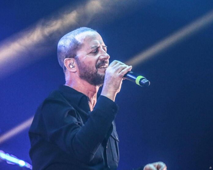 Per Raf nuovo intervento alla faringe, saltano i concerti del tour ‘Infinito – Palasport’