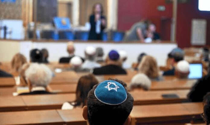 Rabbino aggredito a Milano, parla il 21enne rimpatriato: “Morirei per l’Italia, è il Paese dove sono nato e cresciuto”
