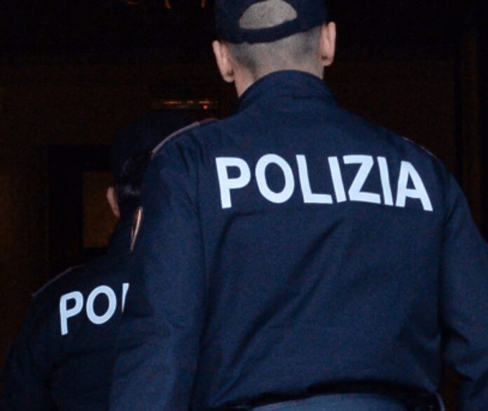 Roma, omicidio via Hortis: fermati due giovani, trovata l’arma del delitto