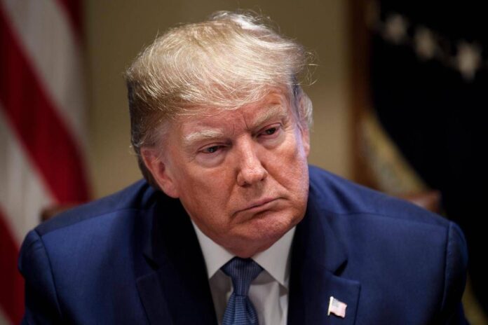 Ucraina, Trump contro Zelensky: “E’ ora di un nuovo presidente”