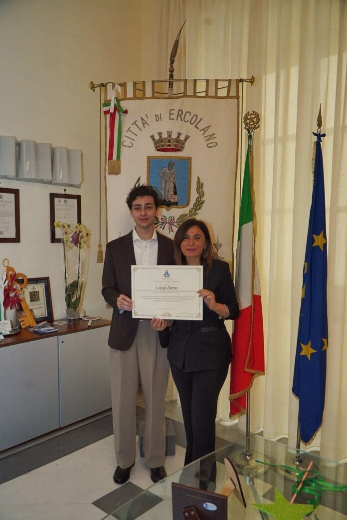 ercolano-premia-l-attore-luigi-zeno-per-il-suo-tal Luigi Zeno riconoscimento