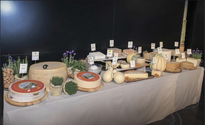 i-formaggi-italiani-dop-al-sial-di-parigi-un-expor formaggi italiani DOP