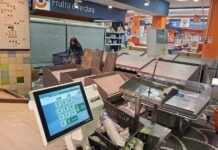 scaffali vuoti nei supermercati